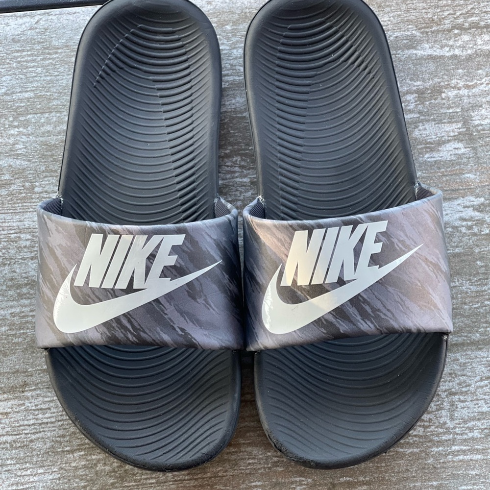 Nike Black and Gray Slides